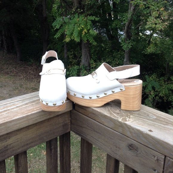 Free People Shoes - Free People Zoe Slingback Leather Clog